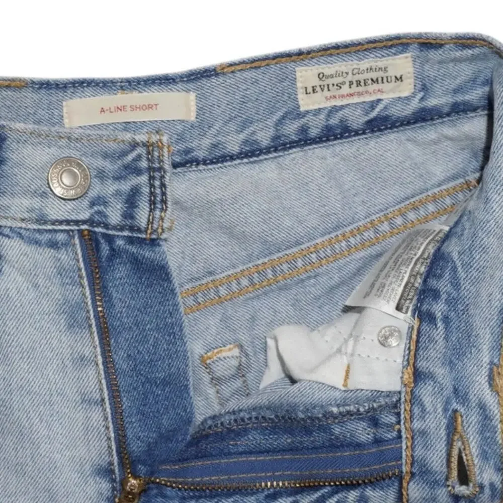 Levi's Premium A-Line Denim Shorts Light Wash Cuffed High Rise Women's W24